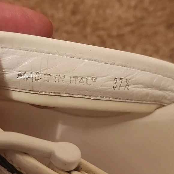 Burberry Classic Sandals - Picture 13 of 16